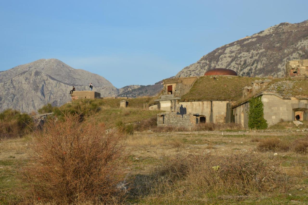 Vujas Village Pleasure Kotor Exterior foto